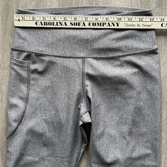 Under Armour Gray Compression HeatGear High Waisted Pocketed Capris Women’s M - Picture 6 of 8